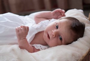 natural light newborn portraits in your home